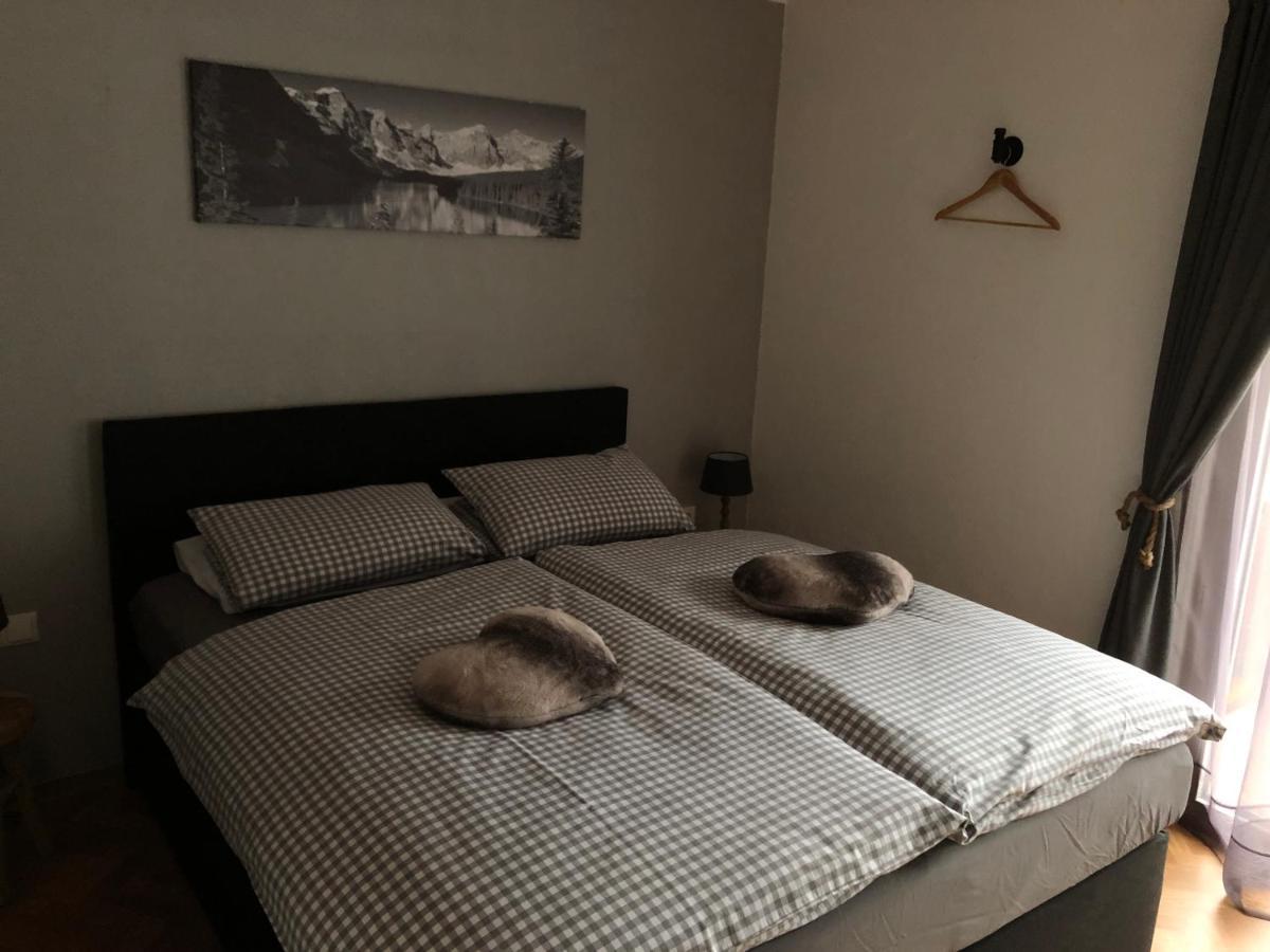 Appartement Kuhglocken Ferienhaus Fuenf Sinne Dobriach Bagian luar foto
