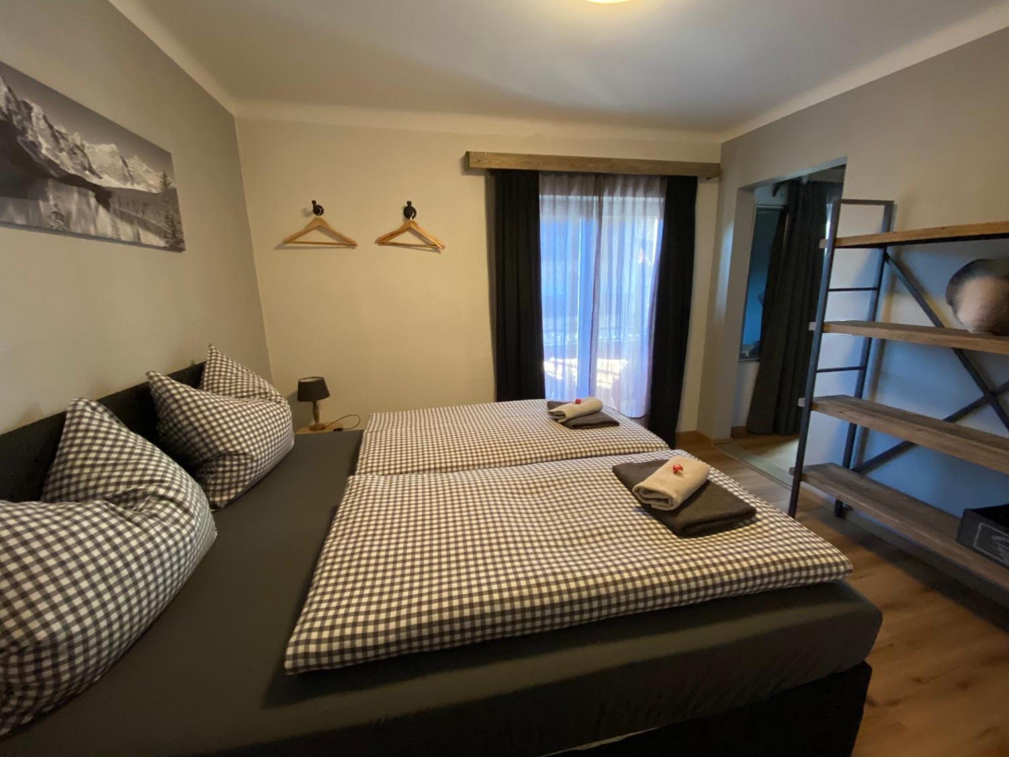 Appartement Kuhglocken Ferienhaus Fuenf Sinne Dobriach Bagian luar foto